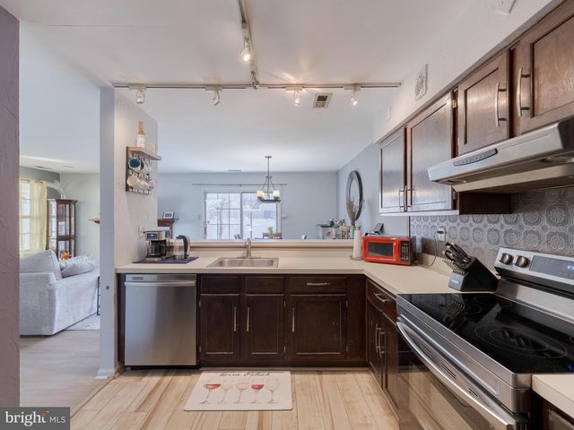 41 BARK HOLLOW LN, Horsham, PA 19044