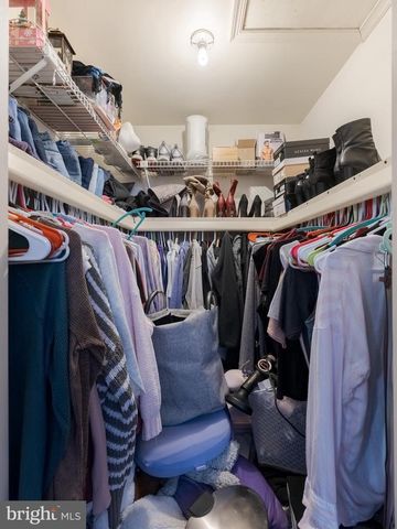 41 BARK HOLLOW LN, Horsham, PA 19044