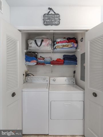 41 BARK HOLLOW LN, Horsham, PA 19044