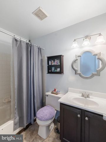 41 BARK HOLLOW LN, Horsham, PA 19044