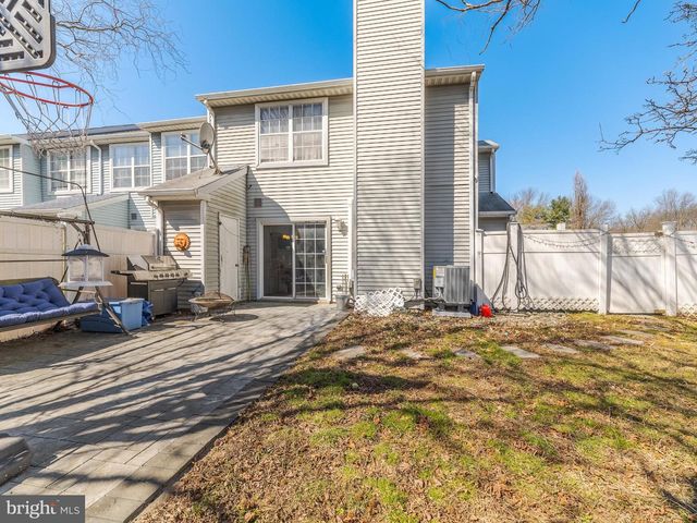 41 BARK HOLLOW LN, Horsham, PA 19044