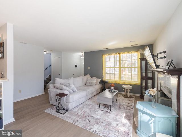 41 BARK HOLLOW LN, Horsham, PA 19044