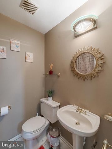 41 BARK HOLLOW LN, Horsham, PA 19044