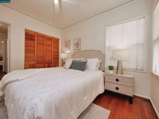 2555 2555 Barrett Ave, Richmond, CA 94804