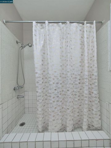 2555 2555 Barrett Ave, Richmond, CA 94804