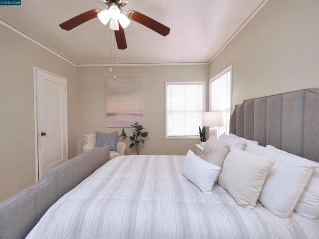 2555 2555 Barrett Ave, Richmond, CA 94804