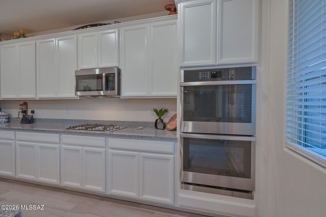 17389 S Ridgerunner Drive, Vail, AZ 85641