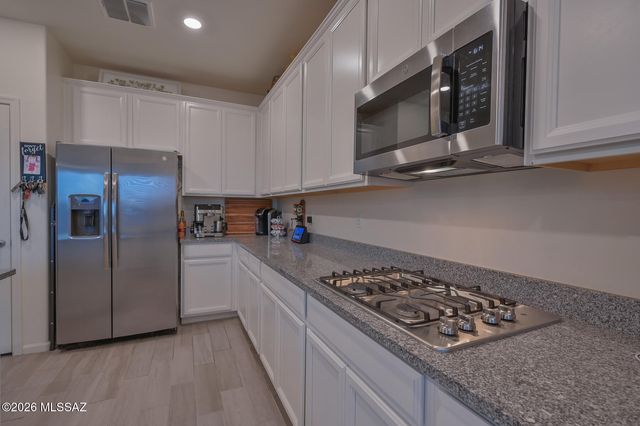 17389 S Ridgerunner Drive, Vail, AZ 85641