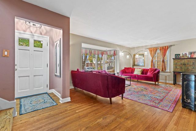 4416 N Sheffield AVENUE, Shorewood, WI 53211