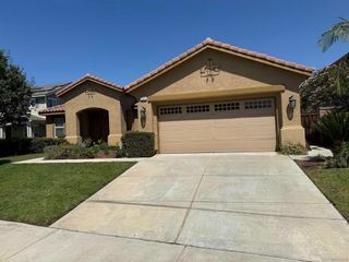 543 Silverhawk Dr, Corona, CA 92879
