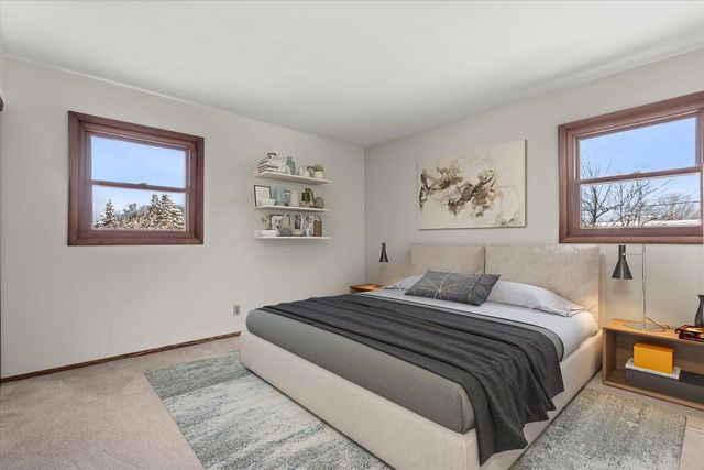 214 S Regis ROAD, Saukville, WI 53080