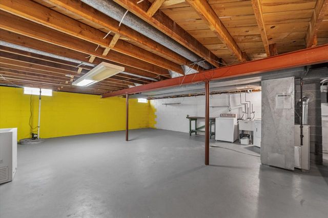 214 S Regis ROAD, Saukville, WI 53080