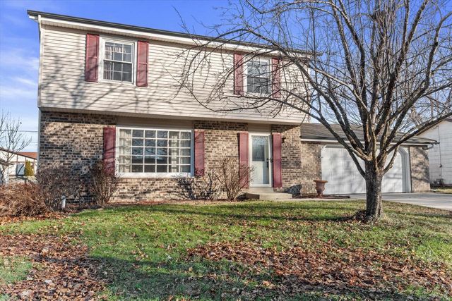 214 S Regis ROAD, Saukville, WI 53080