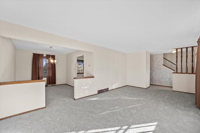 214 S Regis ROAD, Saukville, WI 53080