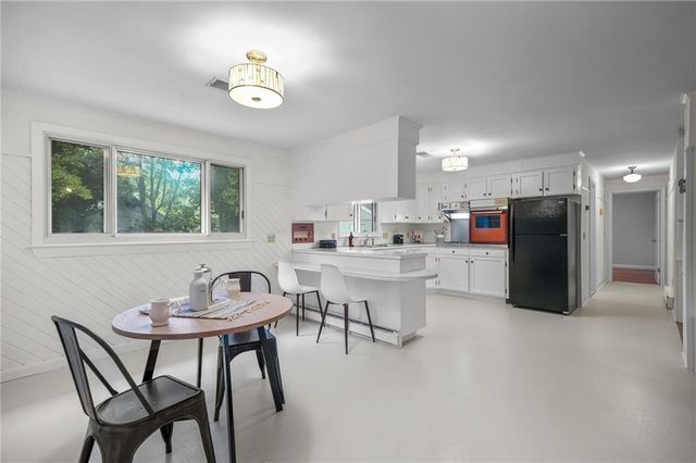 77 Kentucky Avenue, Warwick, RI 02888