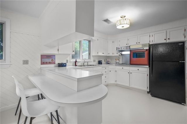 77 Kentucky Avenue, Warwick, RI 02888