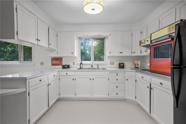 77 Kentucky Avenue, Warwick, RI 02888