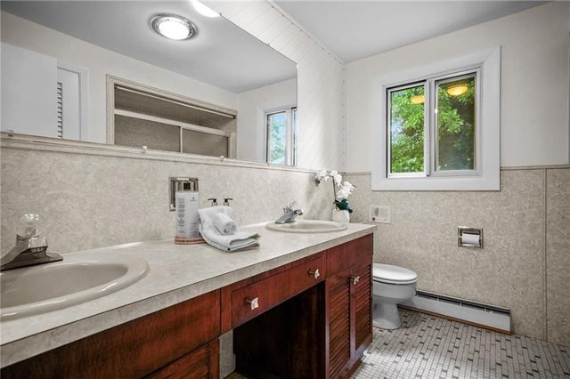 77 Kentucky Avenue, Warwick, RI 02888