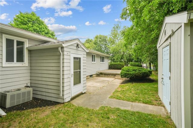 77 Kentucky Avenue, Warwick, RI 02888