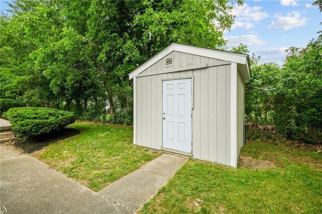 77 Kentucky Avenue, Warwick, RI 02888