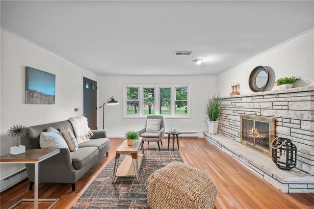 77 Kentucky Avenue, Warwick, RI 02888