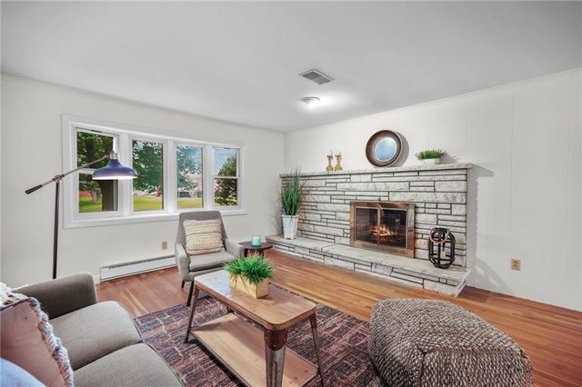 77 Kentucky Avenue, Warwick, RI 02888