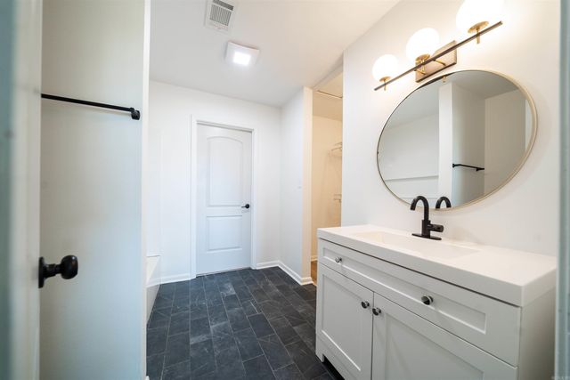 1630 S Donaghey Avenue, Conway, AR 72034