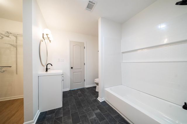 1630 S Donaghey Avenue, Conway, AR 72034