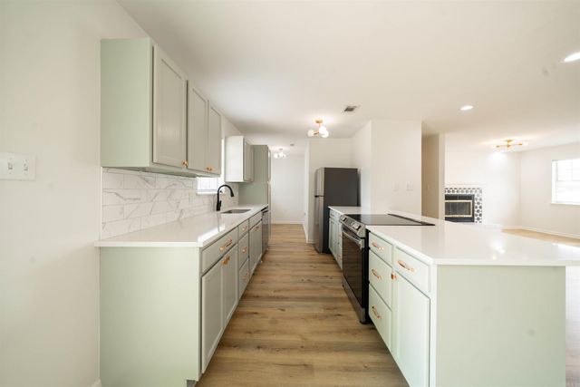 1630 S Donaghey Avenue, Conway, AR 72034