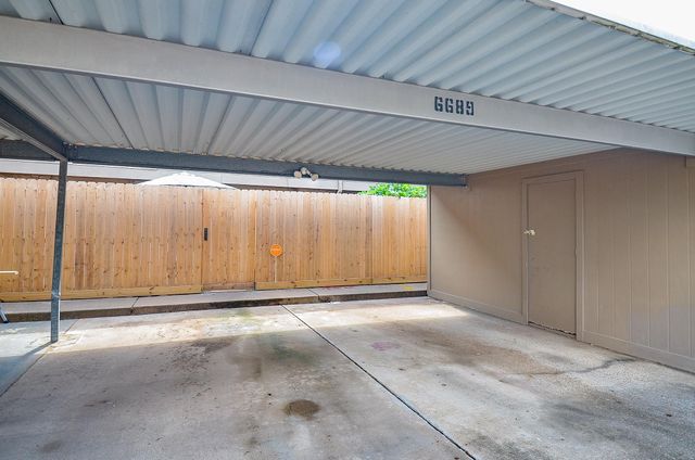 6689 Kentwick Drive 2/8, Houston, TX 77084