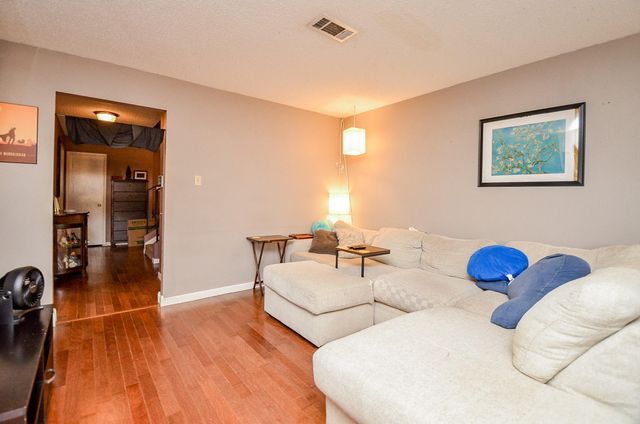 6689 Kentwick Drive 2/8, Houston, TX 77084