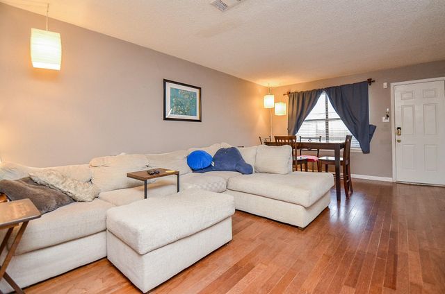 6689 Kentwick Drive 2/8, Houston, TX 77084