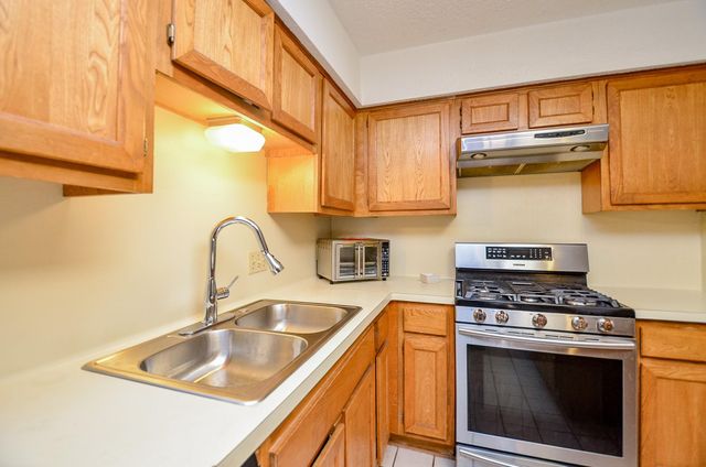 6689 Kentwick Drive 2/8, Houston, TX 77084