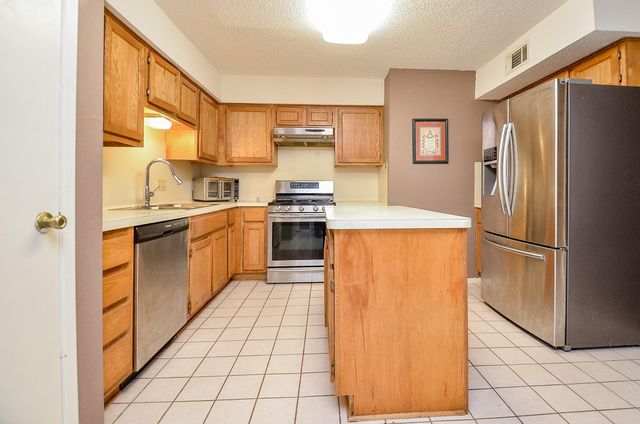 6689 Kentwick Drive 2/8, Houston, TX 77084