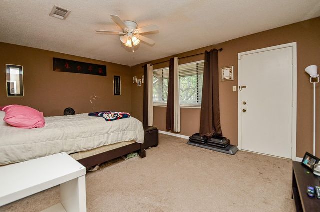 6689 Kentwick Drive 2/8, Houston, TX 77084