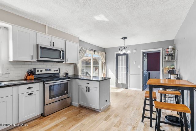 104 Maiden Lane, Jacksonville, NC 28546