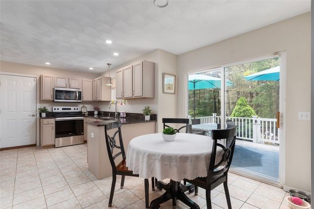34 Audubon Lane, Coventry, RI 02831