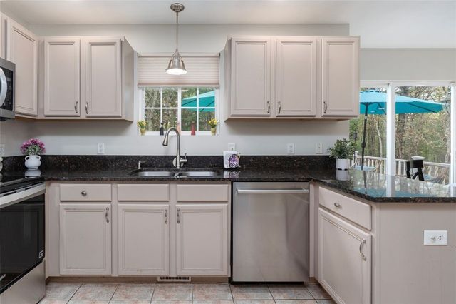 34 Audubon Lane, Coventry, RI 02831