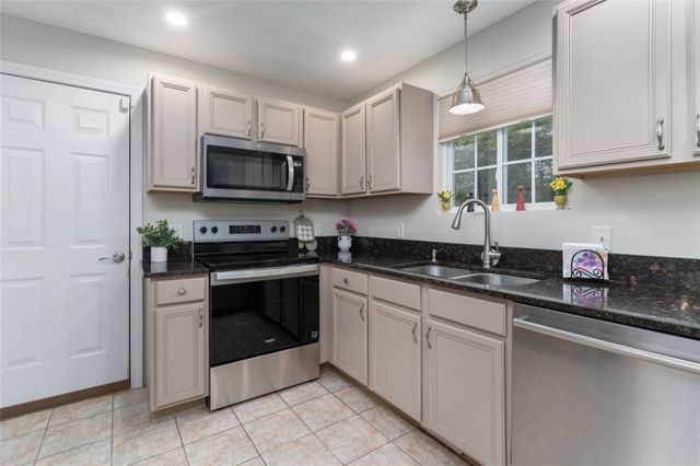 34 Audubon Lane, Coventry, RI 02831