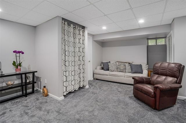 34 Audubon Lane, Coventry, RI 02831