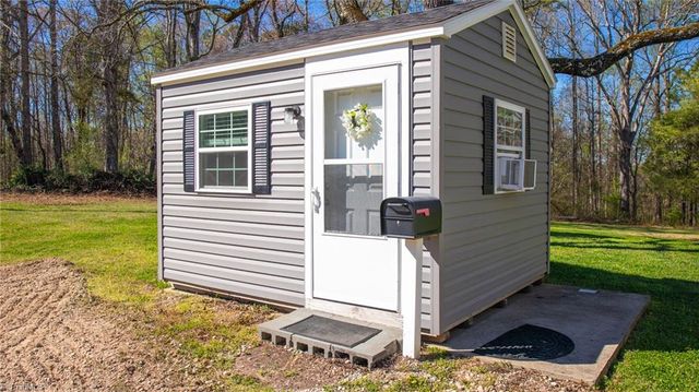 6601 E Old US Highway 421, East Bend, NC 27018