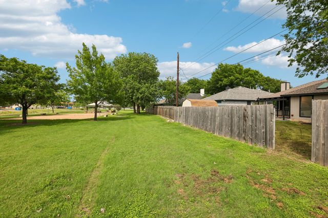 2000 Zephyr LN, Round Rock, TX 78664
