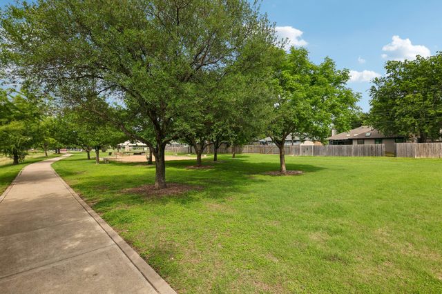 2000 Zephyr LN, Round Rock, TX 78664