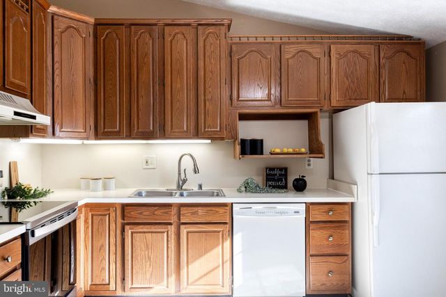 10076 SHAKER DR, Columbia, MD 21046