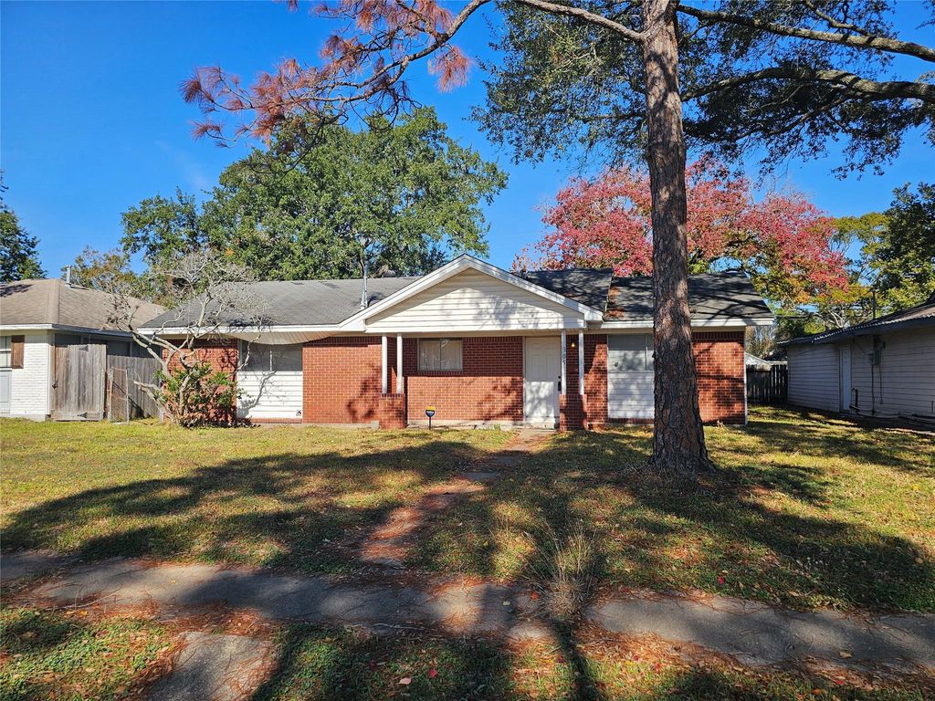 305 Helen Drive, Deer Park, TX 77536