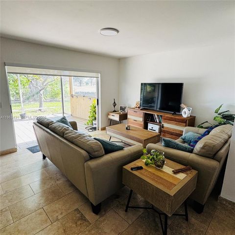 6695 SW 138th Ct, Miami, FL 33183