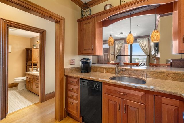 95 Court St 19, Plymouth, MA 02360