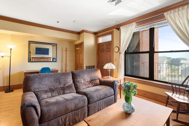 95 Court St 19, Plymouth, MA 02360