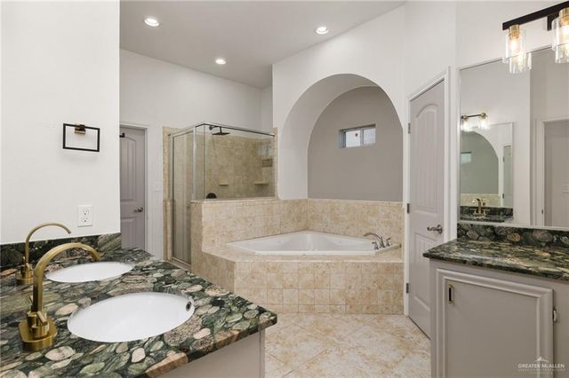 1431 Vida Grande Street, Alamo, TX 78516