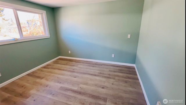 9040 17th Avenue SW, Seattle, WA 98106